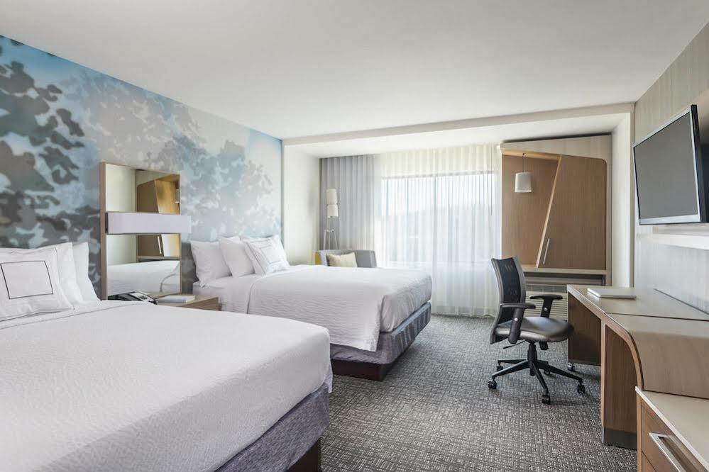 Courtyard By Marriott Concord Hotel Exterior foto